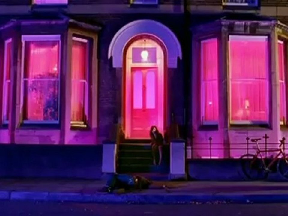 Amy Winehouse - Stronger Than Me