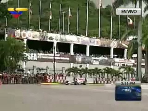 (VÍDEO) Maldonado y González cautivaron a fanáticos de la Fórmula 1 con exhibición en Los Próceres (2/3)