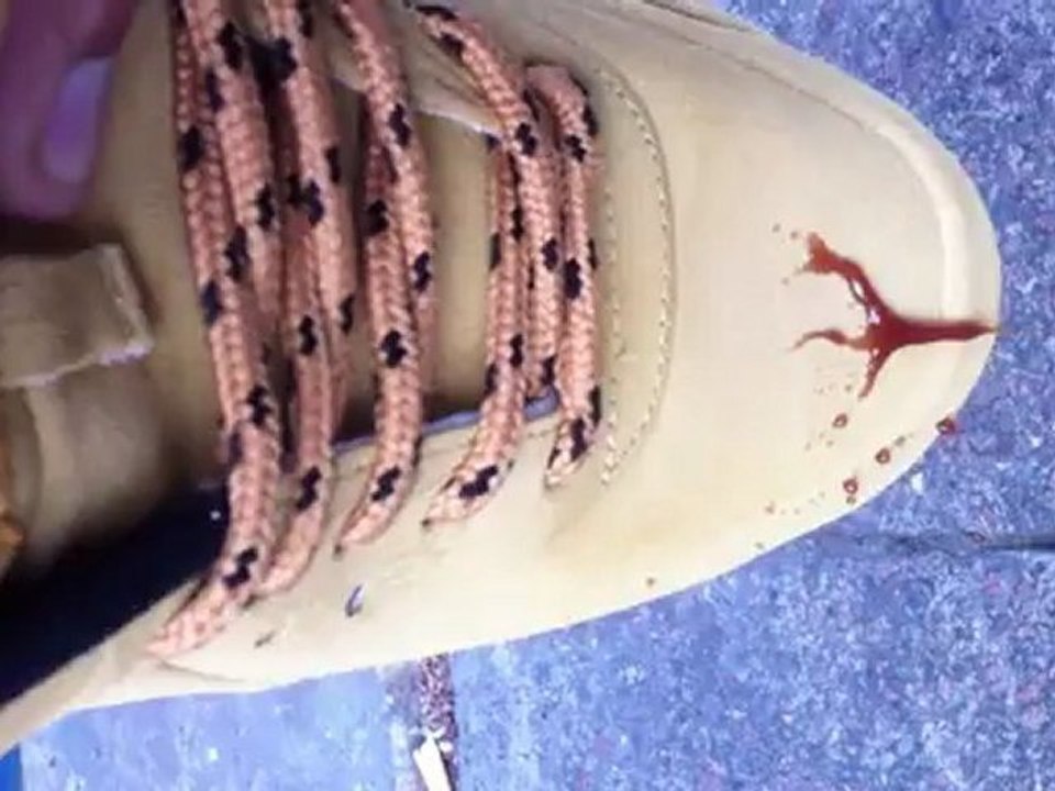 Nike Air Max VS Chocolate Syrup (www.CrepProtect.com)