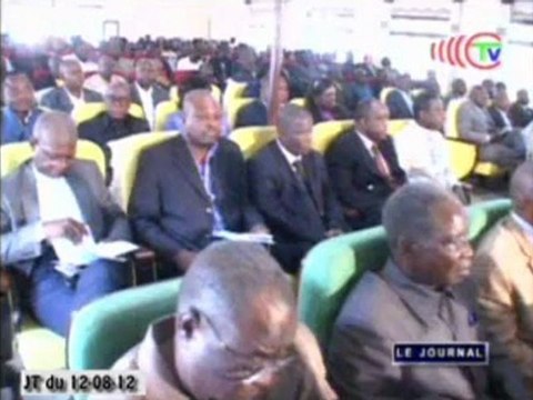 Dédicace de l’ouvrage « Réflexions et démocratie pluraliste au Congo-Brazzaville »