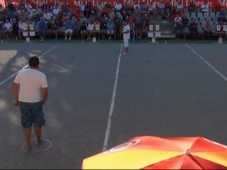 Pétanque. Huitième de finale du Mondial de Millau tête à tête 2012