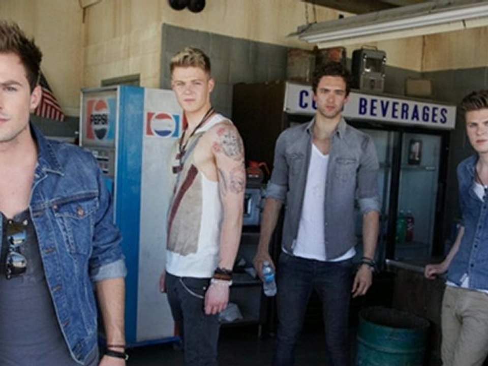 LAWSON INTERVIEW AUGUST 2012 WITH ROB CHARLES ON THE BEE BREAKFAST SHOW