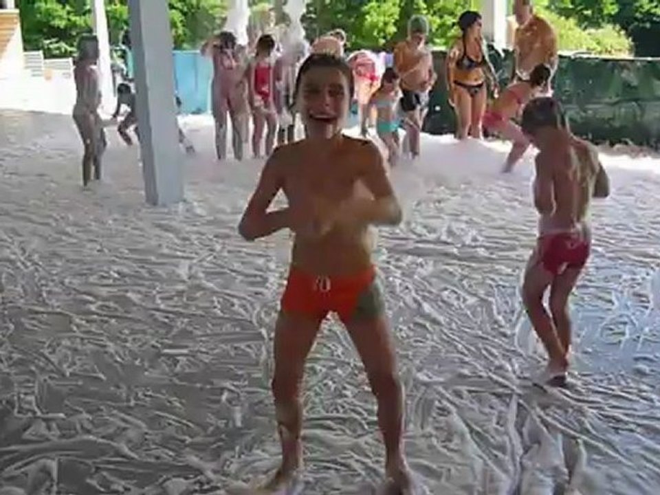 Mousse party à la piscine !