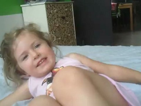 Cerise fait des galipettes