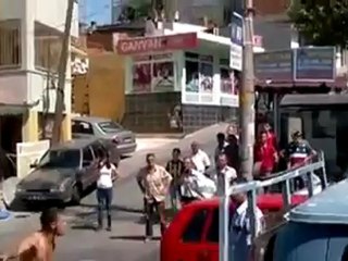 İzmir'de polis 4 genci böyle vurdu video izle