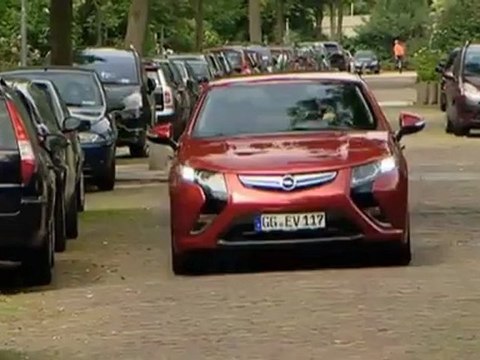 على المحك: سيارة أوبل أمبيرا | عالم السرعة