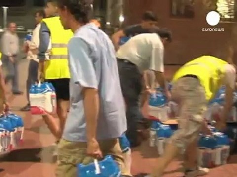 Canaries fires force mass evacuation