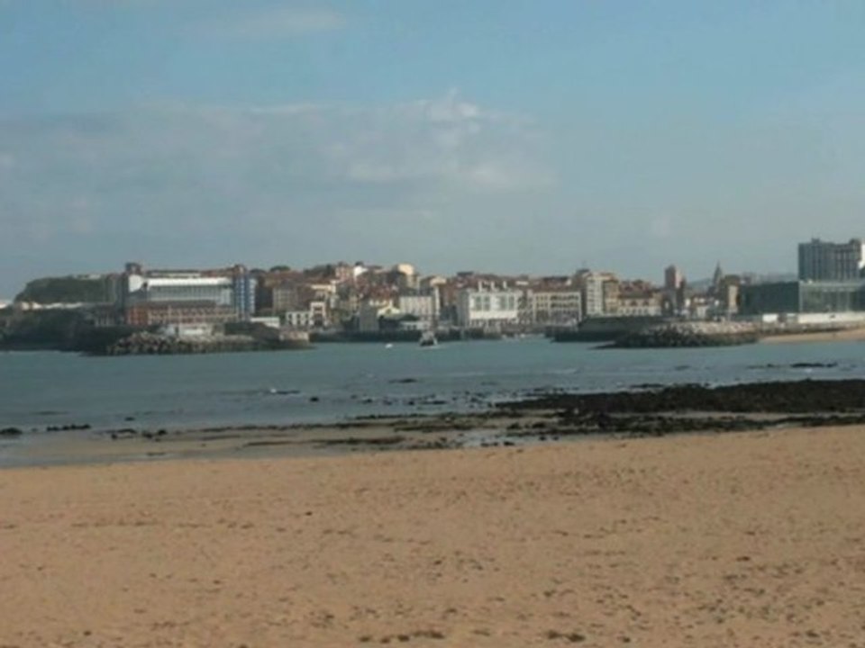 Beach - Playa de PONIENTE en Gijón. Asturias