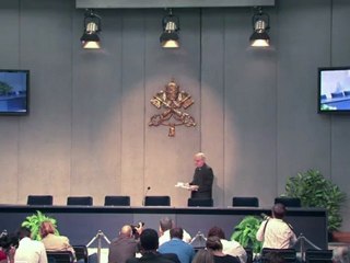 Vaticano ordena julgamento de ex-mordomo