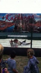 Alligator attaque un homme