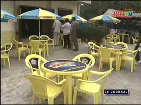 Entretien entre le ministre de l’industrie touristique et des loisirs et les propriétaires d’hôtel à Kinkala