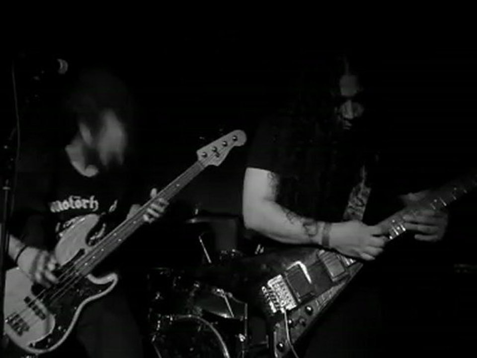 INTERNAL CORROSION Hellhound live at the Airliner Bar 08/12/2012