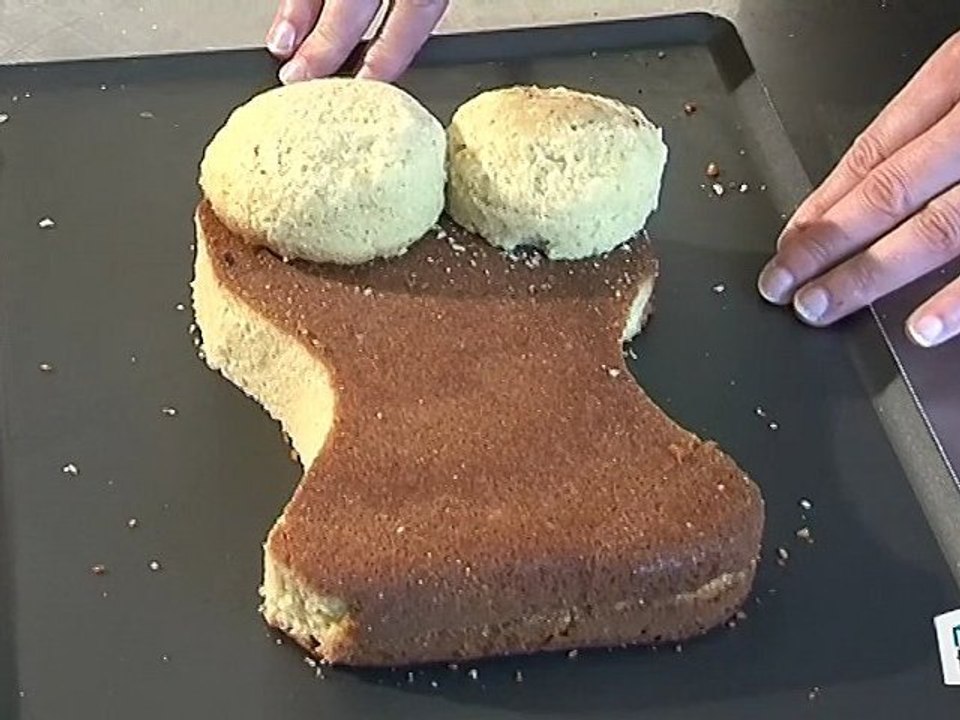 Gâteau Bustier Corset: faire le modelage