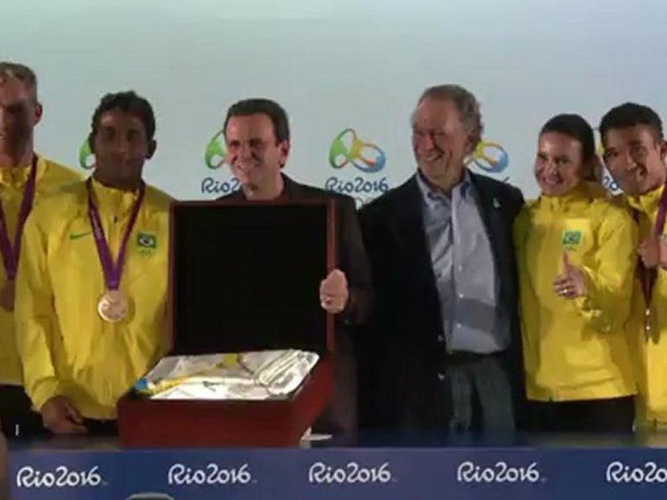 Olympic flag arrives in Rio, host of 2016 Games