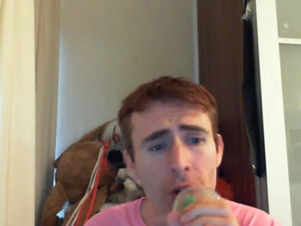 Wiwi égratigne "j'aime lire" d'Albin De La Simone