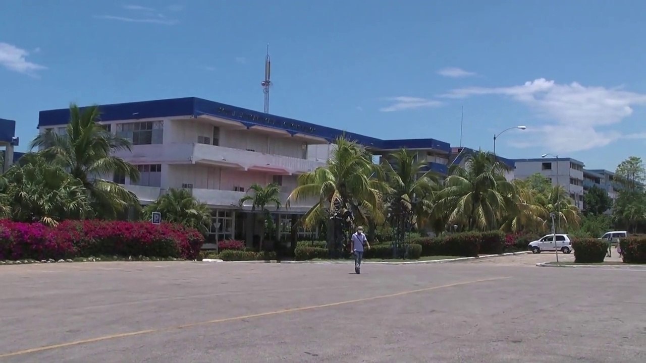 MEDECINS DE SCIENCE ET DE CONSCIENCE : ELAM CUBA / ESCUELA LATINO AMERICANA DE MEDICINA / LATIN-AMERICAN SCHOOL OF MEDICINE