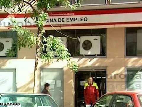 Rajoy prorrogará la ayuda de 400 euros mejorándola