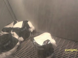 Evright.com: Sand Blasting a Stainless Steel Cup