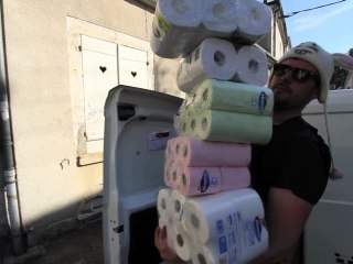 B18 Test le papier toilette.