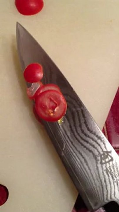 Couteau japonais Kai Shun VS tomate 2