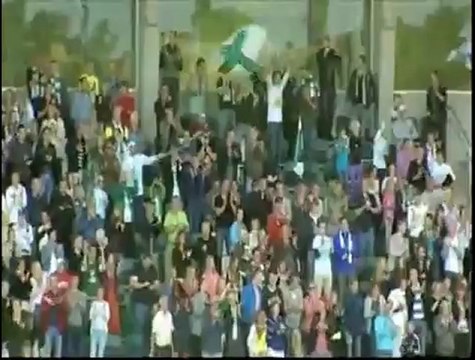 Απίστευτο γκολ με λόμπα πίσω από τη σέντρα!