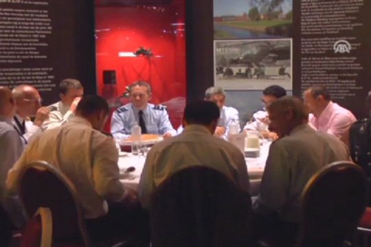 Hollanda Savunma Bakanlığı'ndan iftar