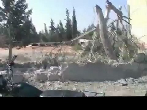 فري برس ادلب اثار القصف العشوائي على بيوت الاهالي في جرجناز بيت ابة عصام الحامض 16 8 2012