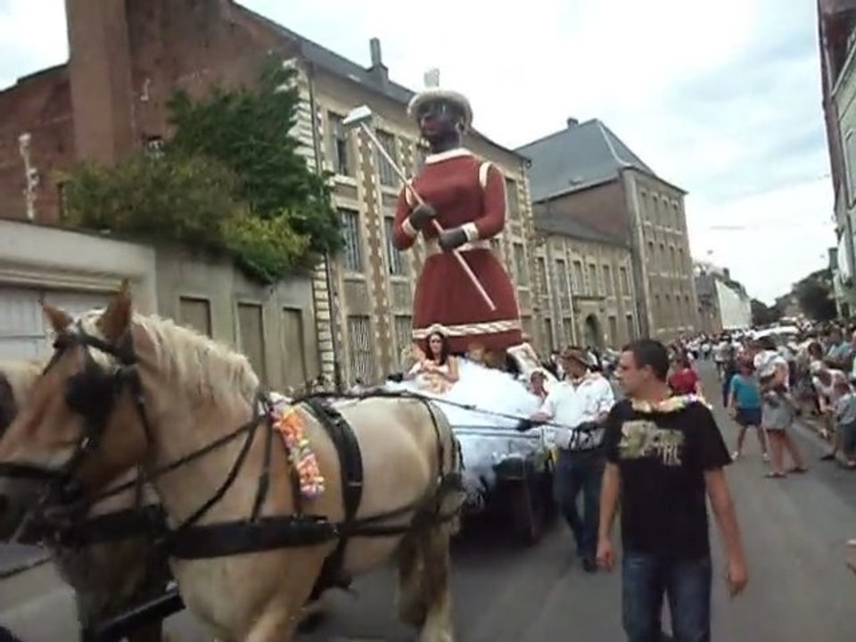 15 août 2012 : le char de Martine accueille les ESMERALDA ...