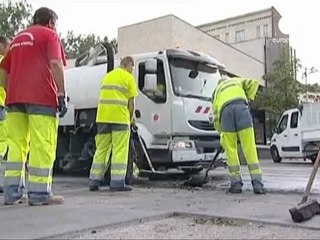 France boosts police recruitment after Amiens riots