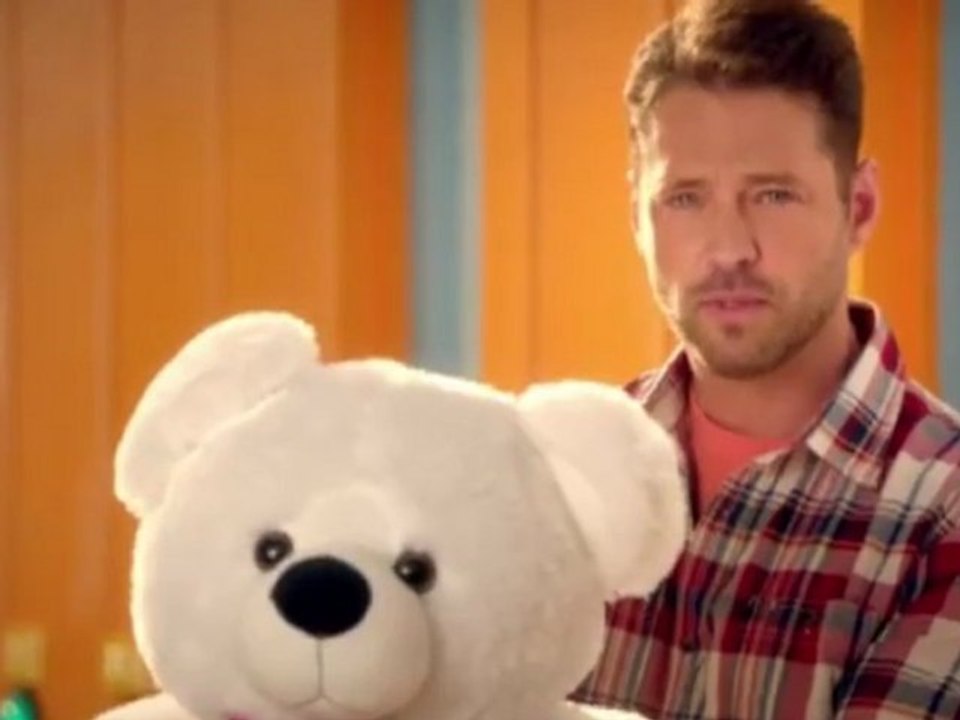 Beverly Hills : le match Brandon - Dylan se poursuit dans une pub