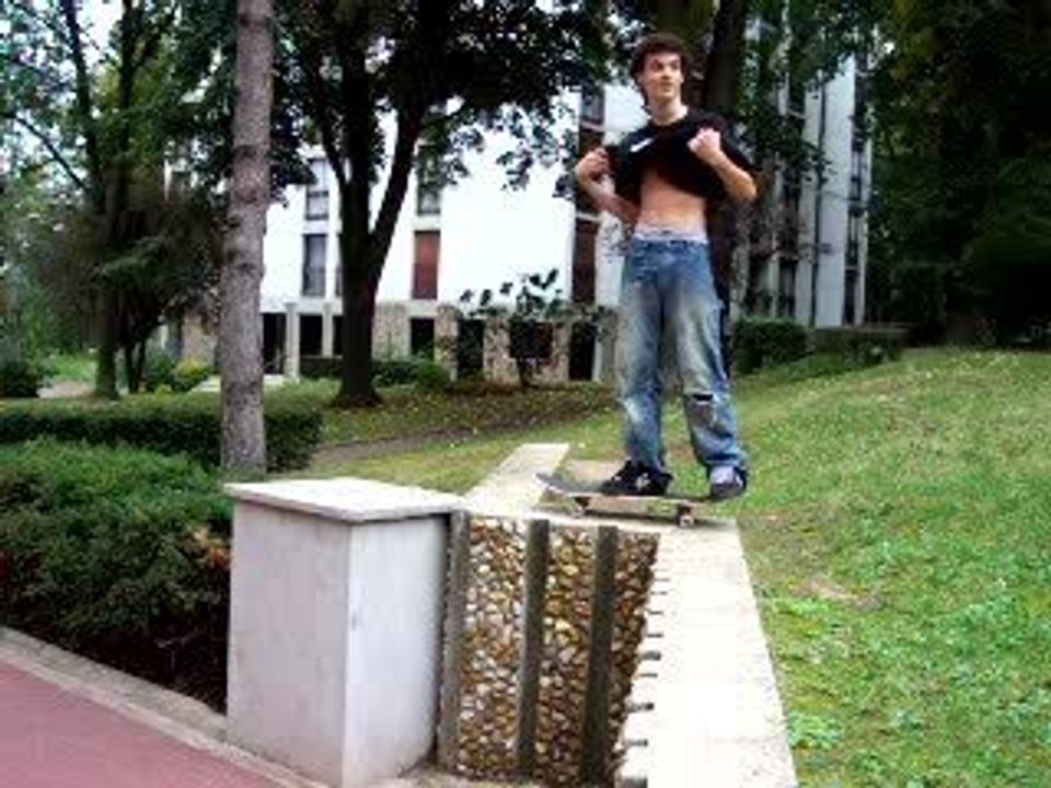 Chute en skate magnifique like jackass