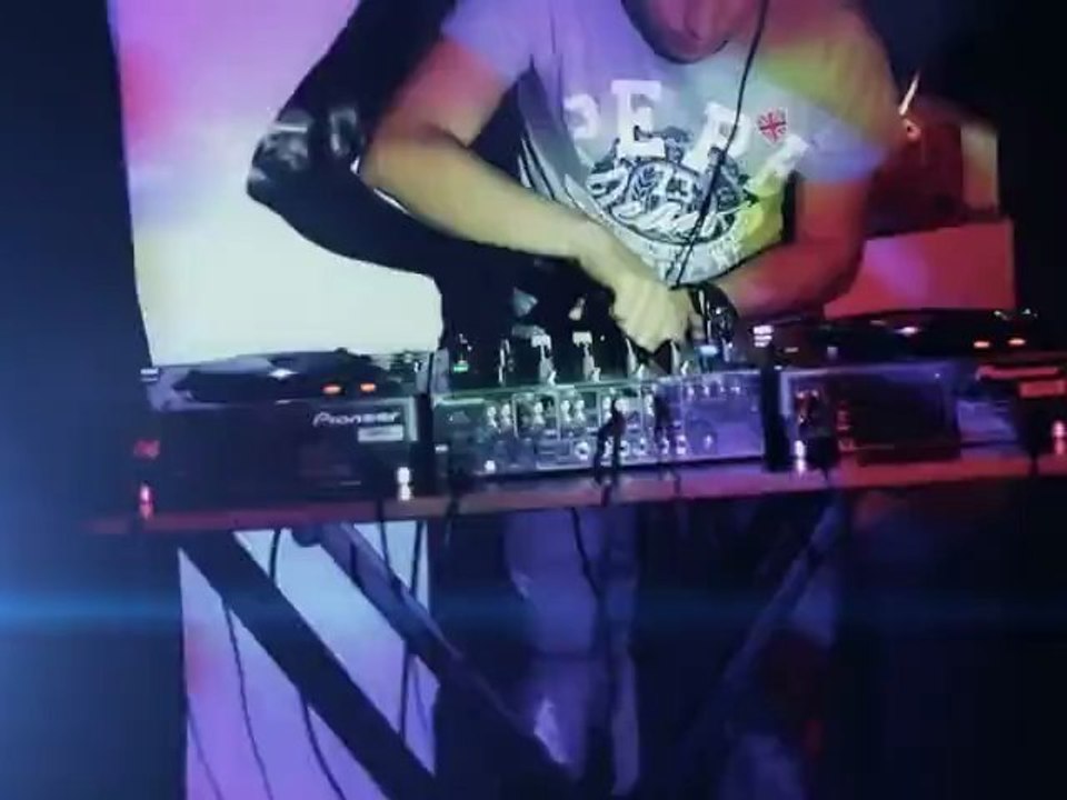 Eliza + Dj Dalool - Nuk Mundesh - Official Video HD