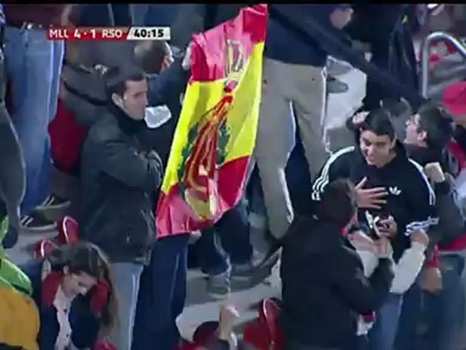 Embarrassing Goalkeeper Error Leads to Goal