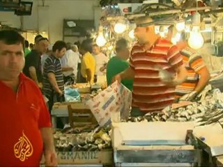 Greeks pull money from banks ahead of polls