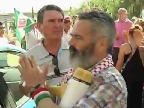 Мэр-«Робин Гуд» снова грабит супермаркеты