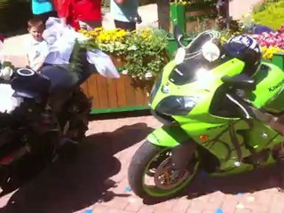 formation de la haie d'honneur a la mairie