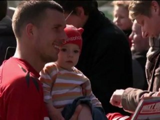 Wenger filosofico: "Non potevamo trattenere Van Persie"