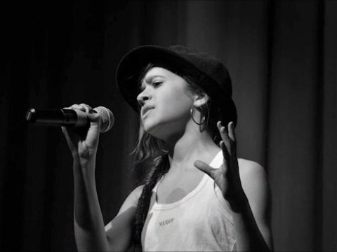 20120310 - Sarah - C'est les femmes qui mènent la danse