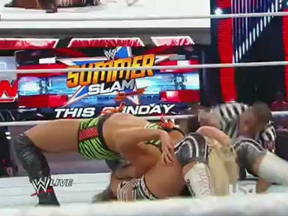 WWE RAW 2012.08.13 Kaitlyn & Layla vs Eve Torres & Beth Phoenix