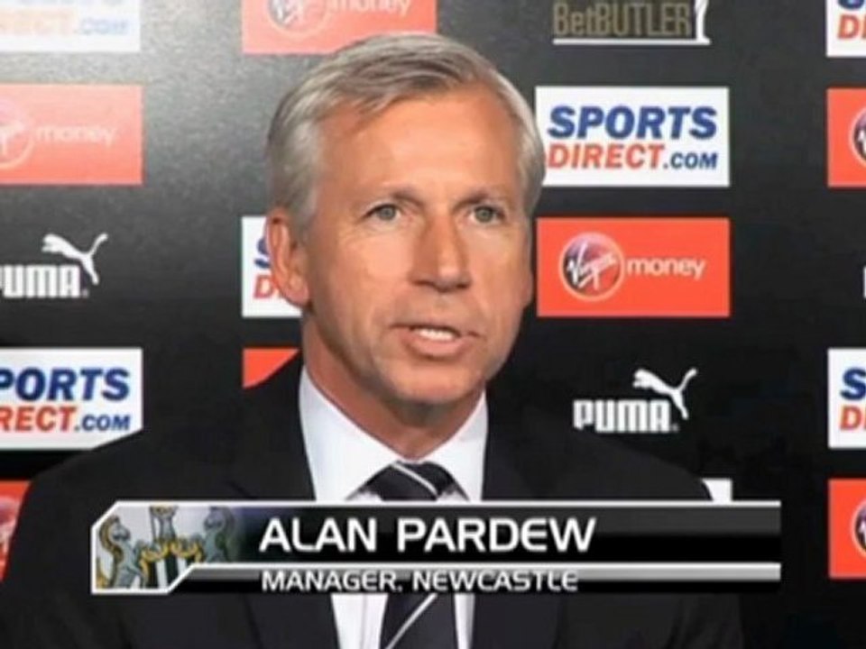 Schiri-Schubser: Pardew entschuldigt sich