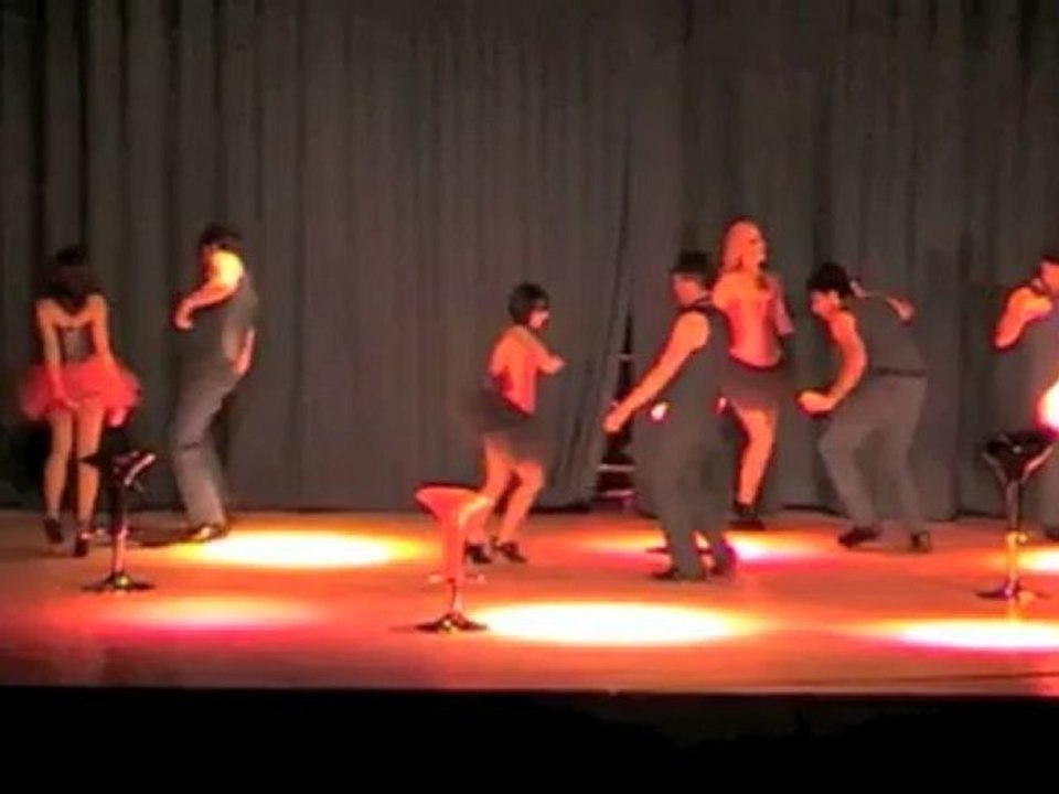 Antonella-show. chorégraphie welcome show à la salle des arts et loisirs des MATHES