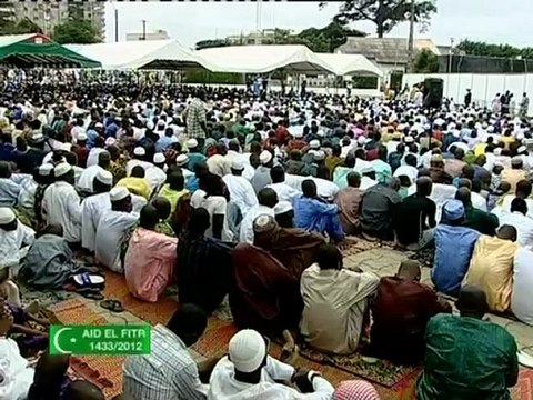 FETE DU RAMADAN: Le ministre d'Etat Hamed BAKAYOKO représente le chef de l'Etat à la grande mosquée de la riviéra golf