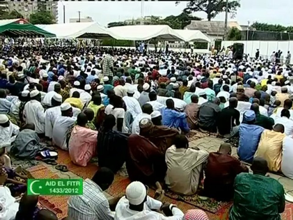 FETE DU RAMADAN: Le ministre d'Etat Hamed BAKAYOKO représente le chef de l'Etat à la grande mosquée de la riviéra golf