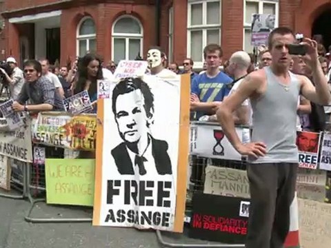 Assange fordert von USA Ende der Hexenjagd auf Wikileaks