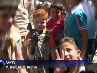 Niños sin regalos pero con armas