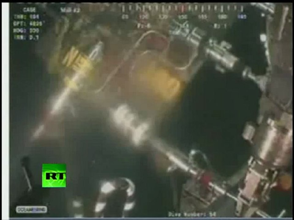 BP Oil Spill Live Feed: Still gashing as cap struggle continues