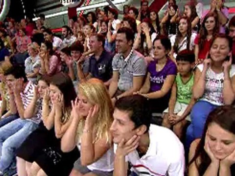 Ben Bilmem Eşim Bilir'de komik baklava yarışması.wmv