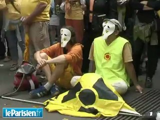 Les antinucléaires manifestent à Paris
