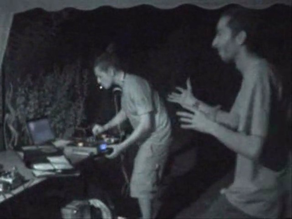 MERVEILLEUX VILLAGE SOUND SYSTEM & FRIENDS - HAPPY CLAN GATHERING