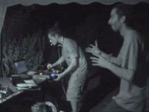 MERVEILLEUX VILLAGE SOUND SYSTEM & FRIENDS - HAPPY CLAN GATHERING